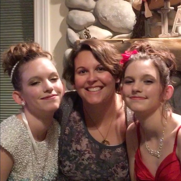 Meet your Posher, Bethany - Picture 2 of 2